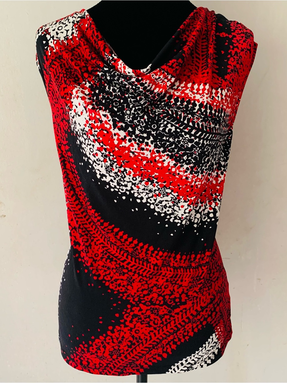 Y2K Grunge Casual Kasper Black White and Red Printed Cowl Tank Size Petite Large